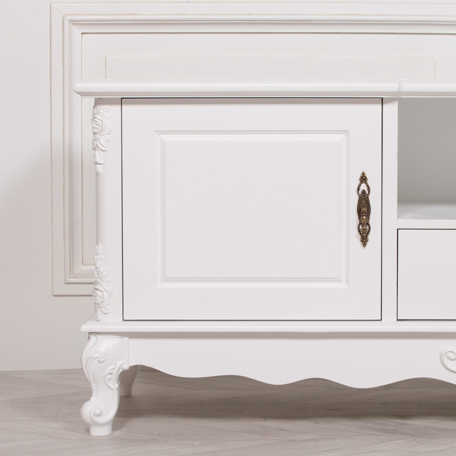 French White Large Cabinet TV Unit